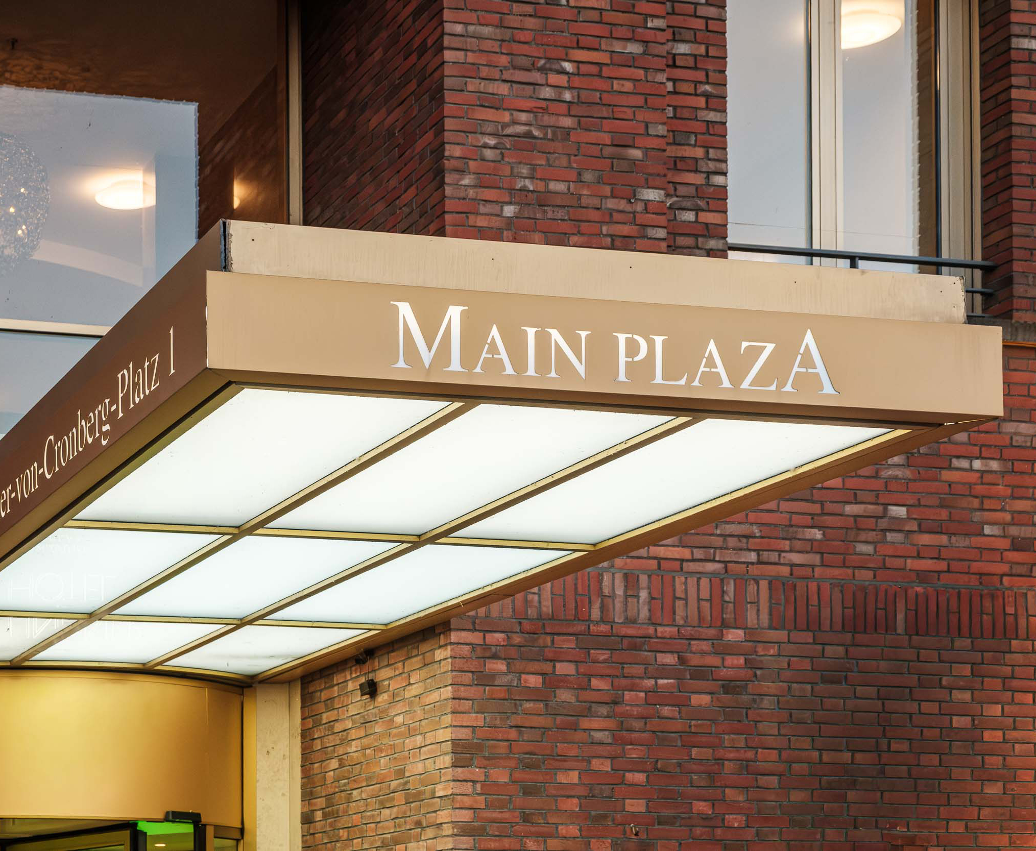 Eingang Main Plaza Suite Tower Frankfurt